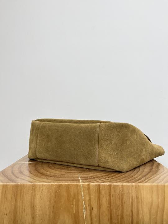 Saint Laurent Le 5 À 7 Bea suede tote bag