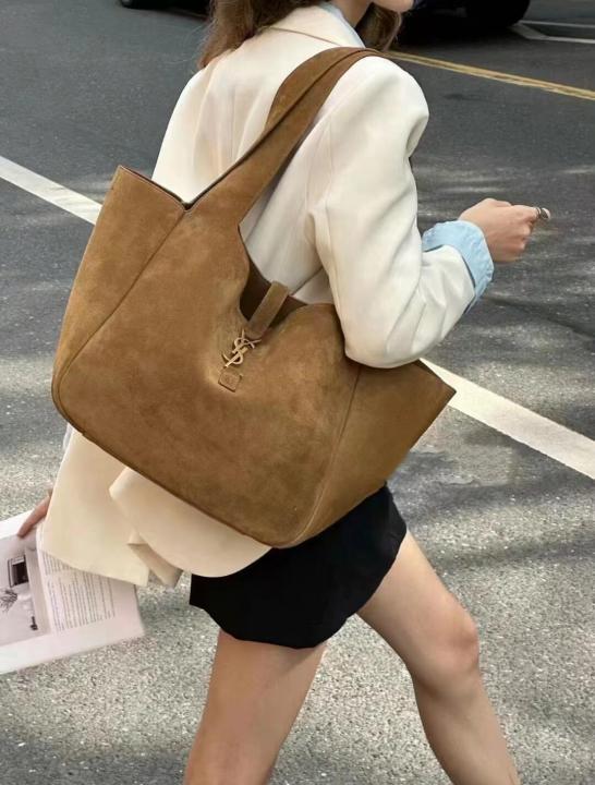 Saint Laurent Le 5 À 7 Bea suede tote bag