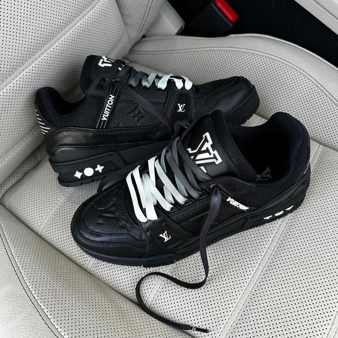 Lv Trainer Sneaker Black