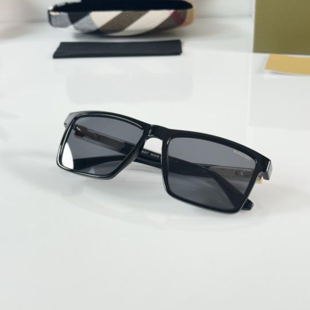 Burberry 8233 Shine Black