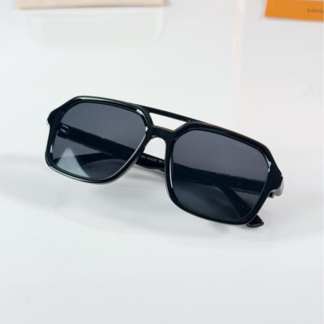 Louis Vuitton 2687  Gold Black